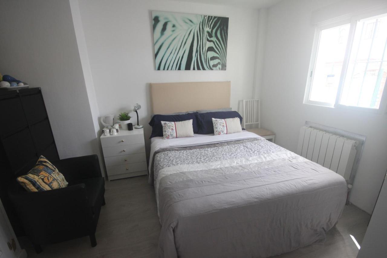 Little Peaceful Retreat Room With Bath, Heating, Terrace, Free Wifi Fridge Easy Parking Marbella Eksteriør bilde