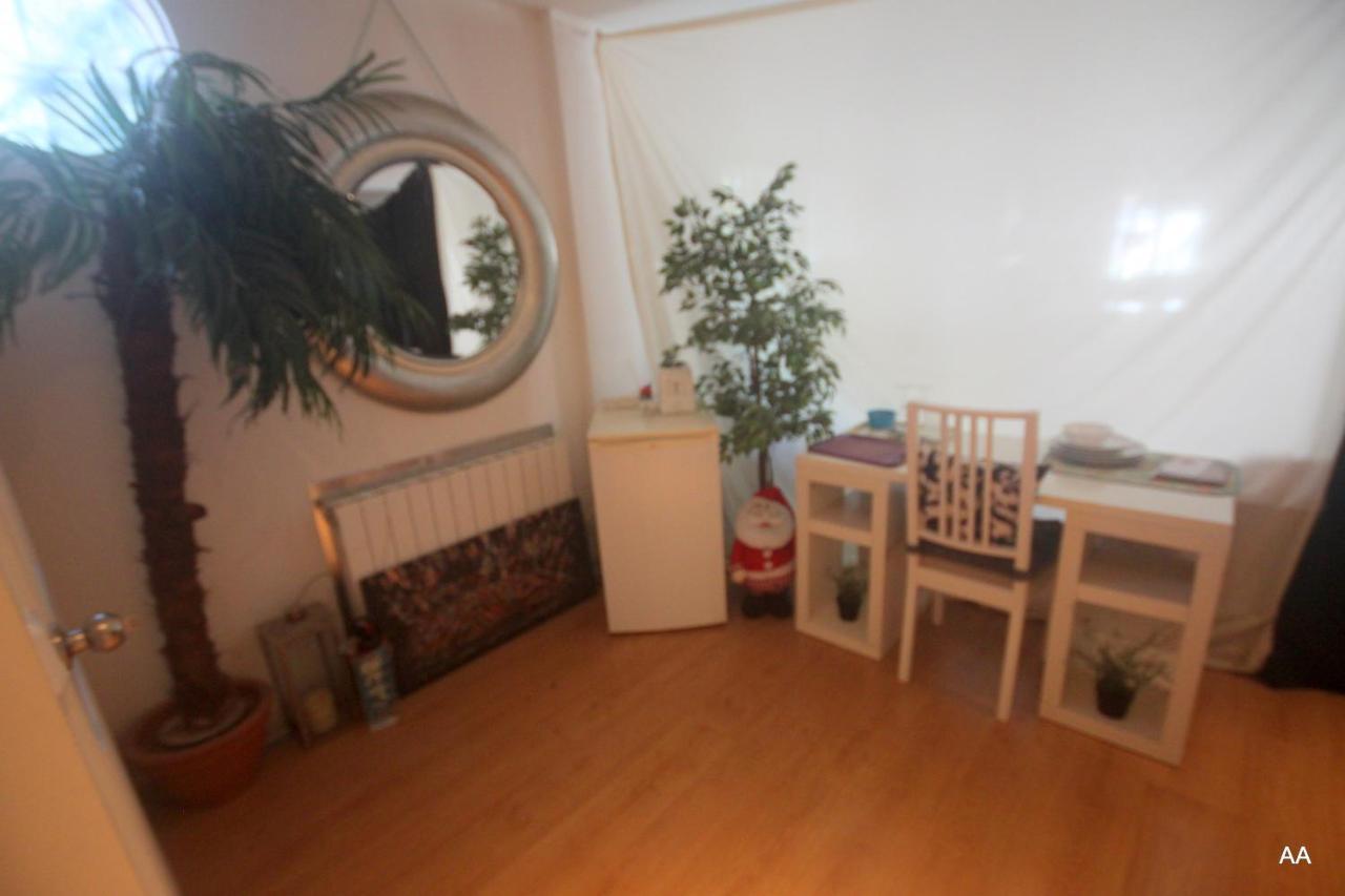 Little Peaceful Retreat Room With Bath, Heating, Terrace, Free Wifi Fridge Easy Parking Marbella Eksteriør bilde