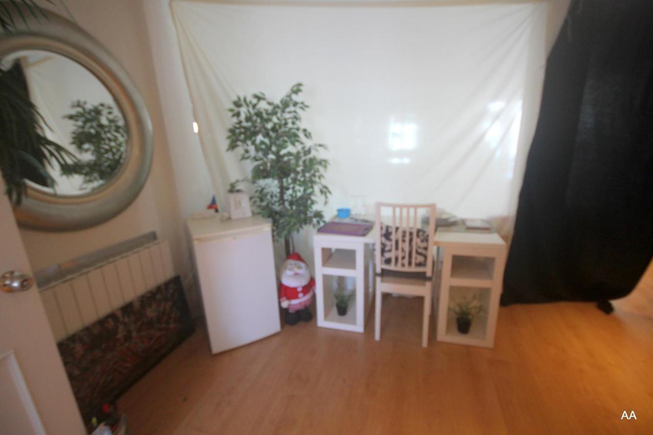 Little Peaceful Retreat Room With Bath, Heating, Terrace, Free Wifi Fridge Easy Parking Marbella Eksteriør bilde
