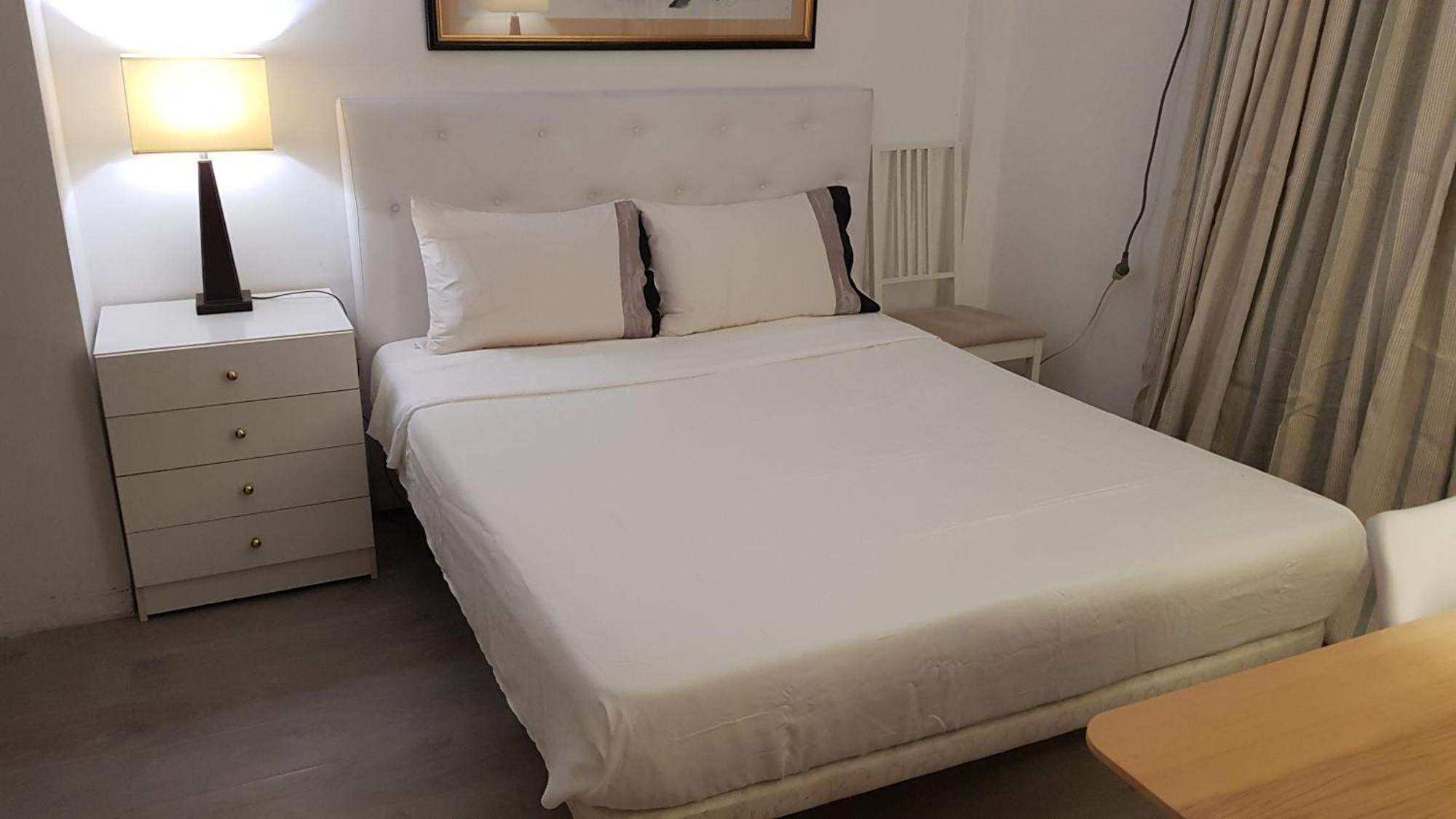 Little Peaceful Retreat Room With Bath, Heating, Terrace, Free Wifi Fridge Easy Parking Marbella Eksteriør bilde
