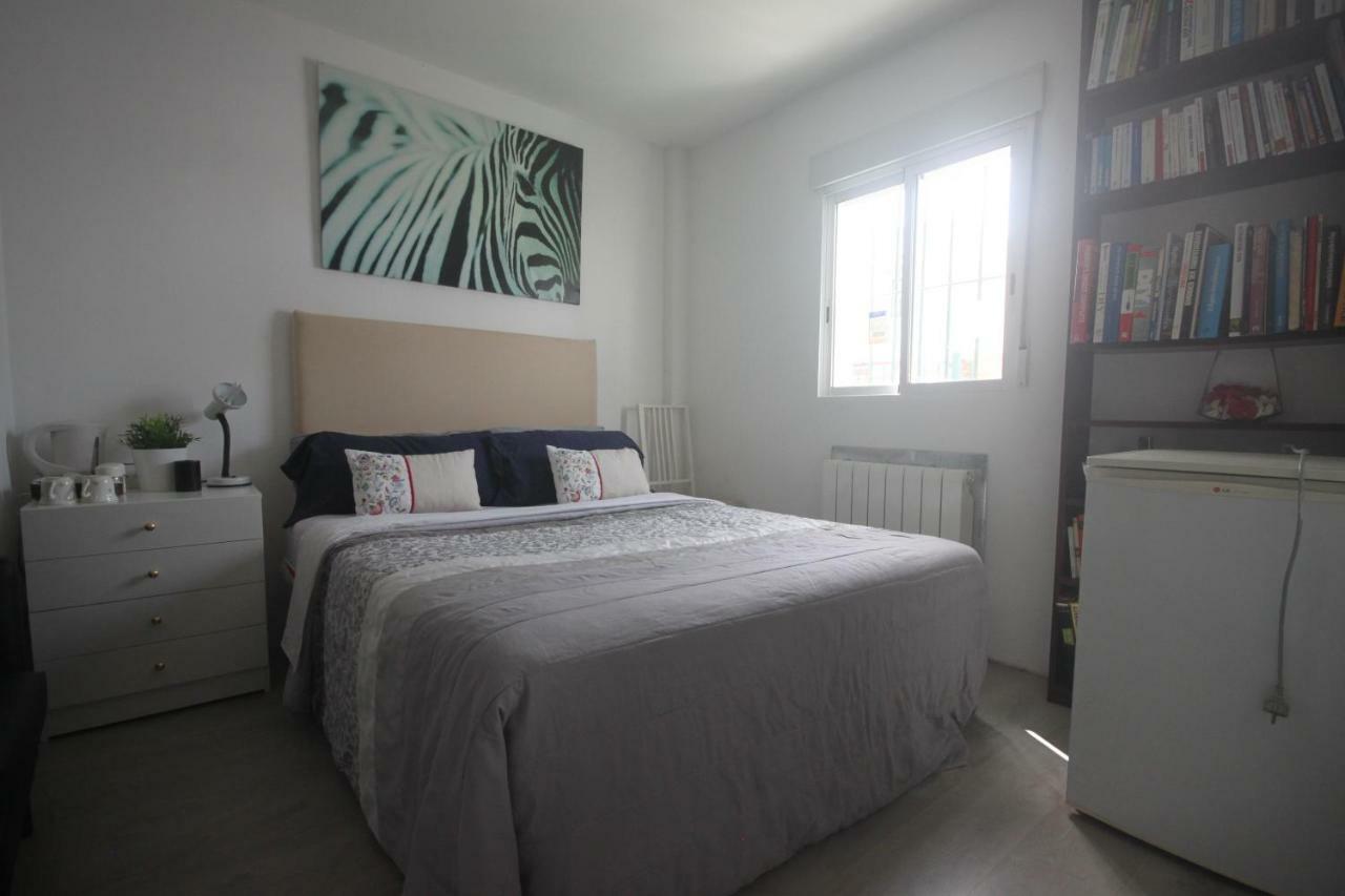Little Peaceful Retreat Room With Bath, Heating, Terrace, Free Wifi Fridge Easy Parking Marbella Eksteriør bilde